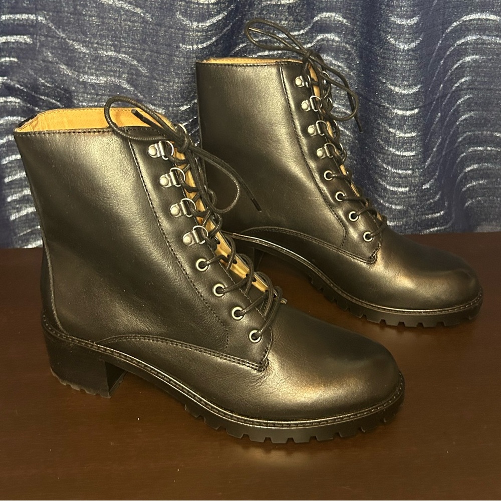Madewell NWOB Chester lace-up boot